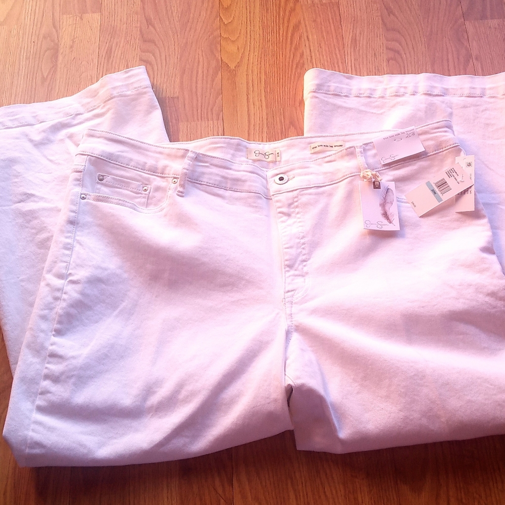 NWT Jessica Simpson women's Plus white jeans Sz 20W MSRP $99.50